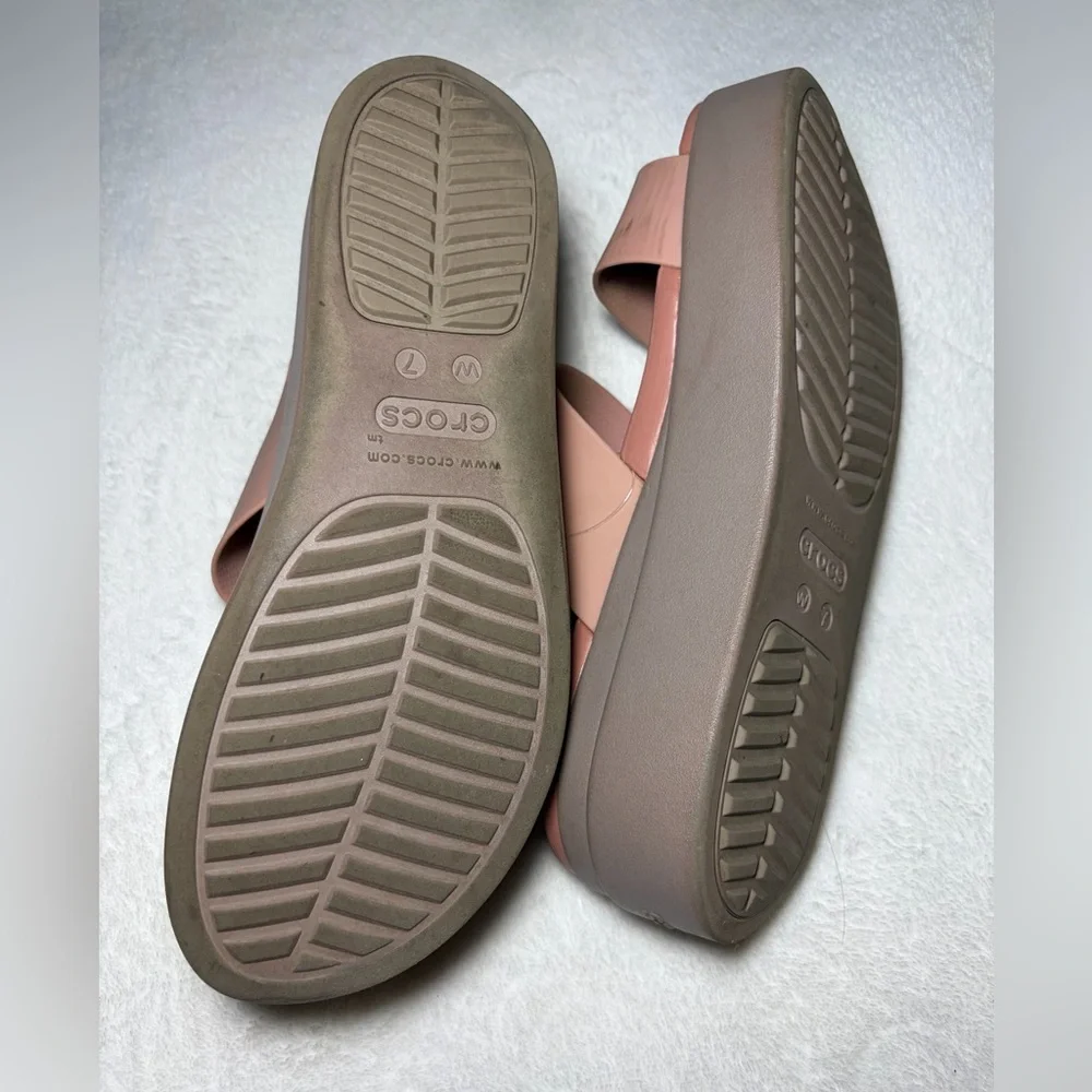CROCS Brooklyn Pink/Tan Wedge‎ Fashion Sandals Sz 7